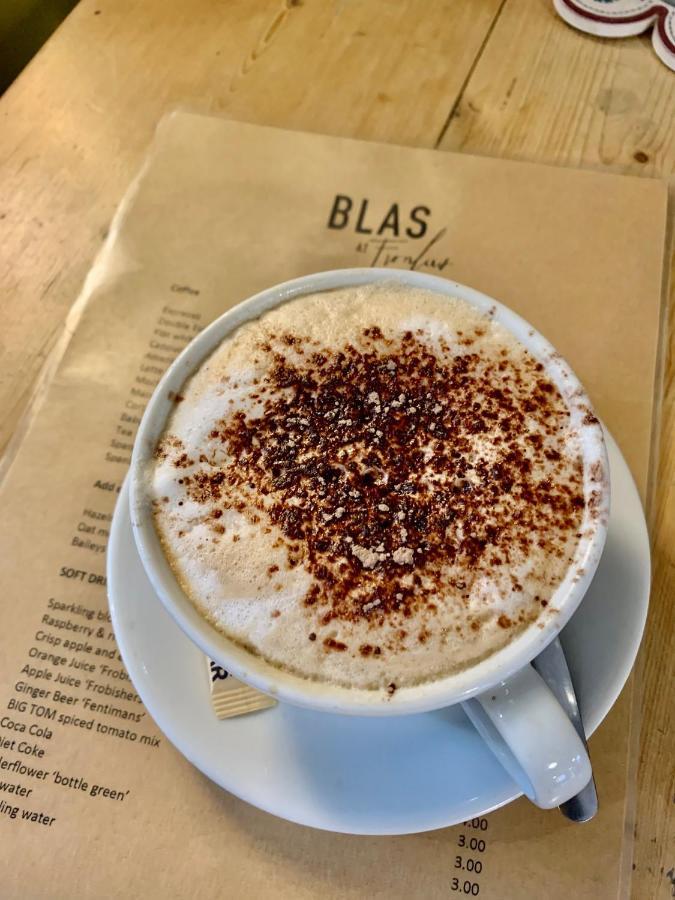 Blas At Fronlas Cafe - The Heart Of Newport Newport  Esterno foto