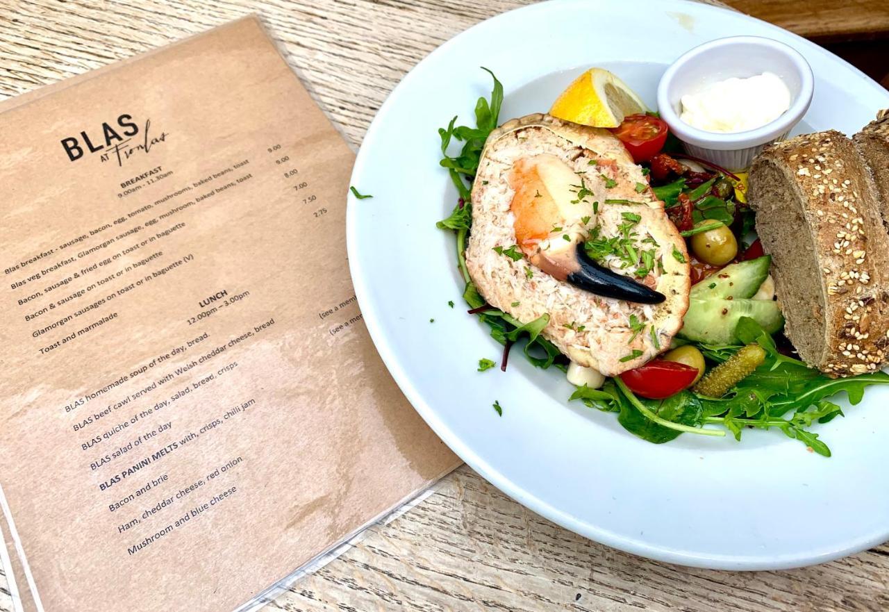 Blas At Fronlas Cafe - The Heart Of Newport Newport  Esterno foto
